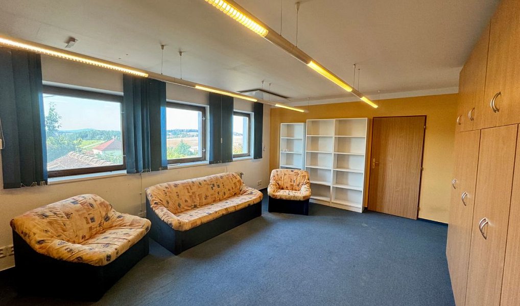 Prodej domu 370 m² s pozemkem 926 m², Řehenice – náhled fotky 2