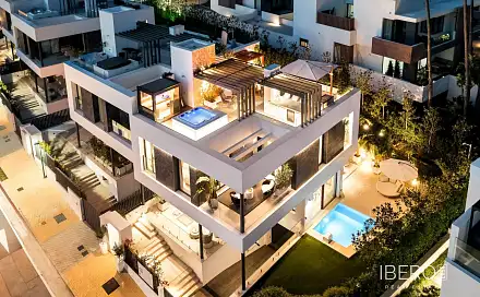 Prodej domu 334 m² s pozemkem 458 m², Sierra Blanca, Španělsko