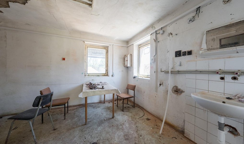 Prodej zemědělského objektu 1 400 m², Korouhev – náhled fotky 12