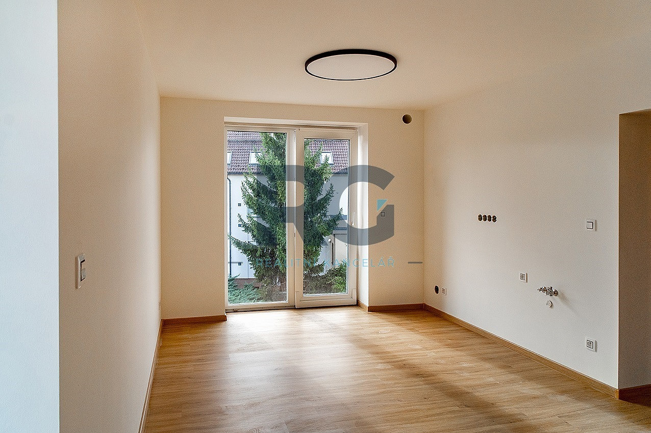 Prodej bytu 1+kk 34 m² – fotografie 2