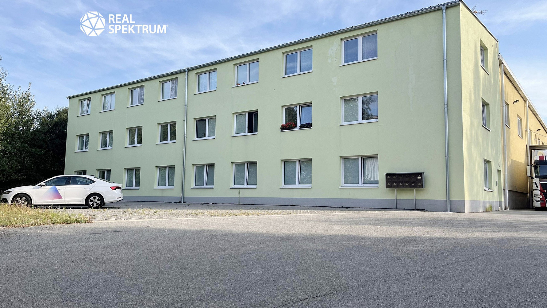 Kvalitní nájemní hala v Kuřimi – pohled 4