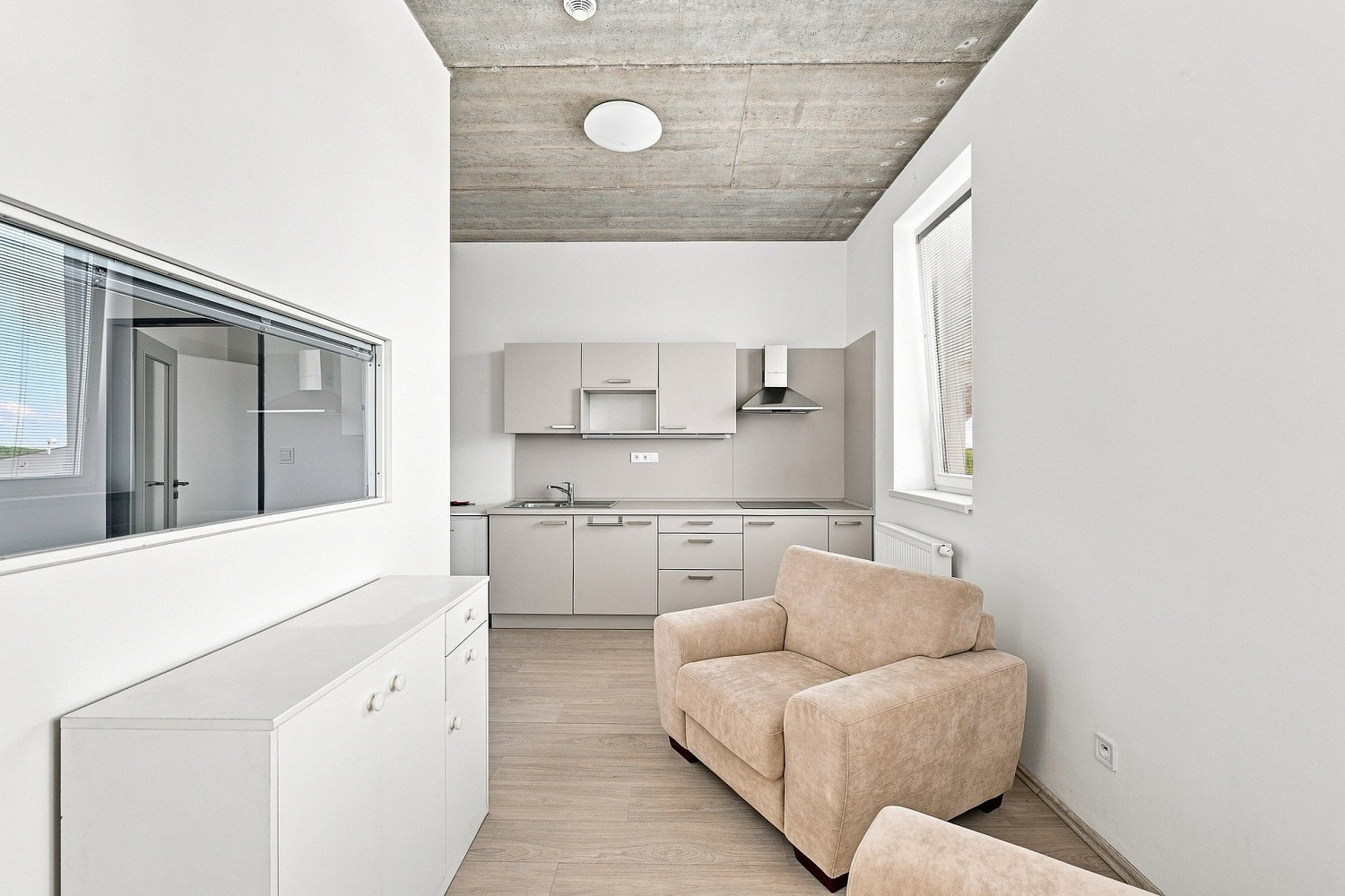 Pronájem kanceláře 32 m² – fotografie 2