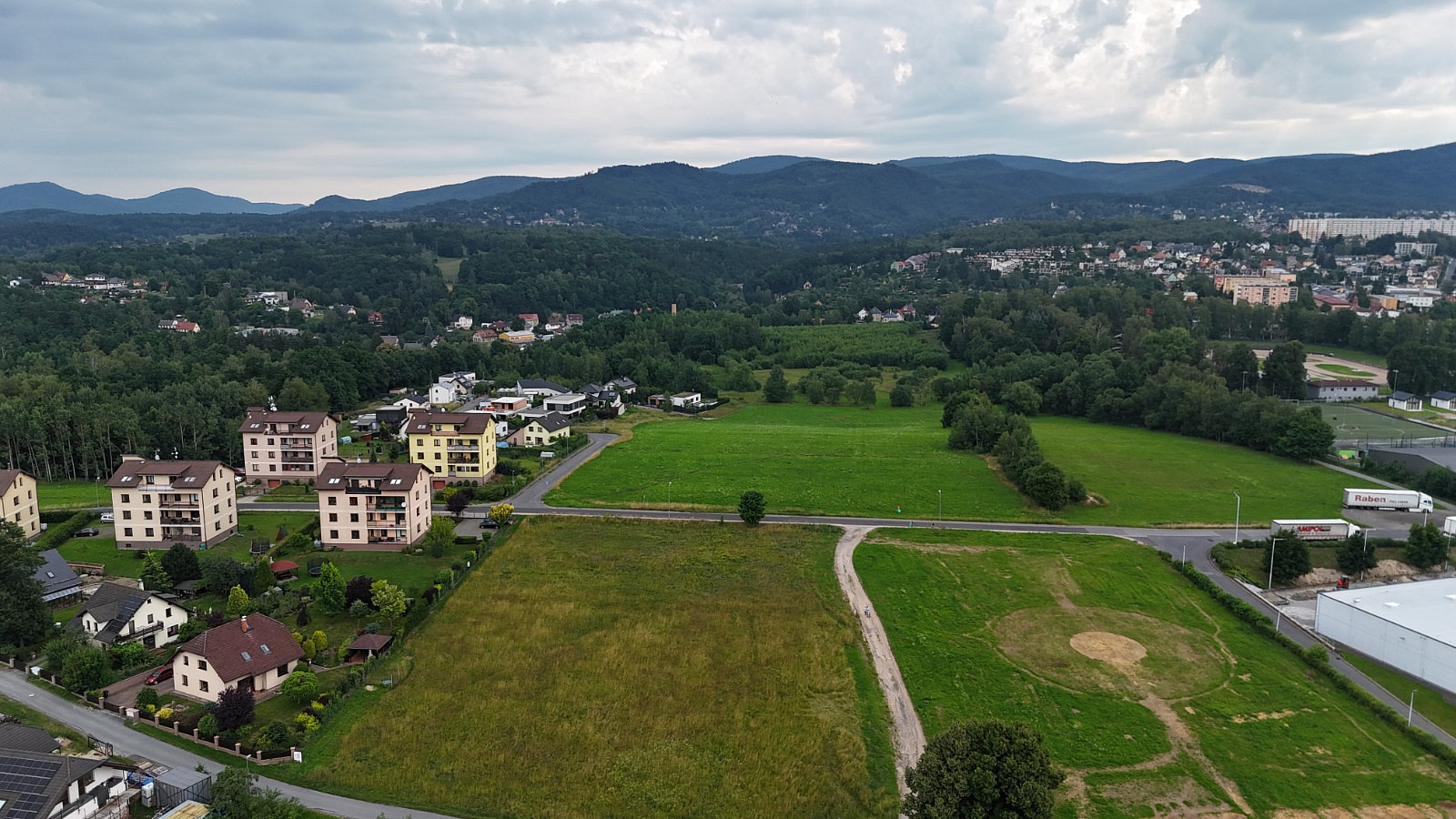 Prodej stavebního pozemku 2 153 m² – fotografie 2