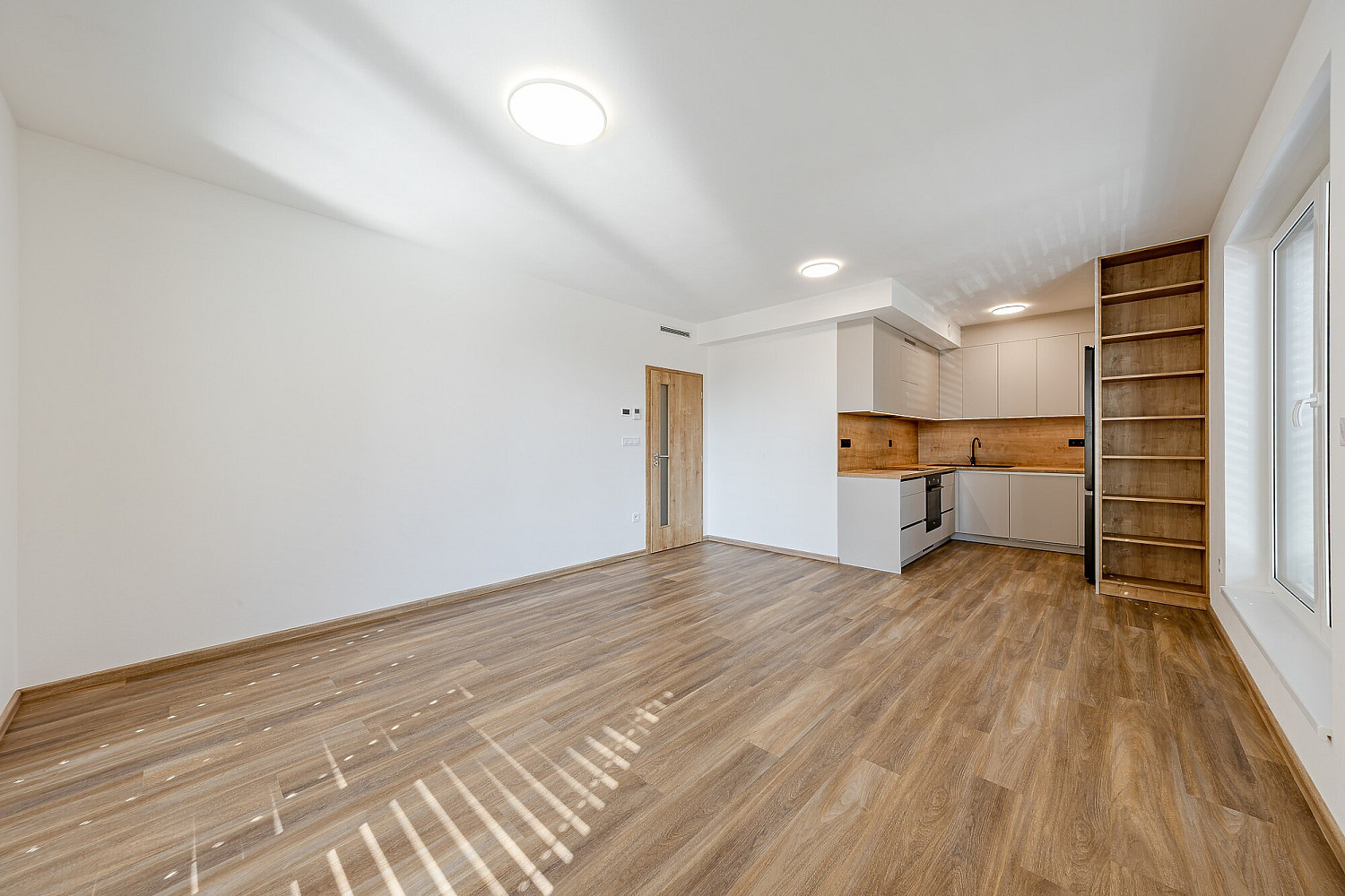 Pronájem bytu 2+kk 62 m² – fotografie 2