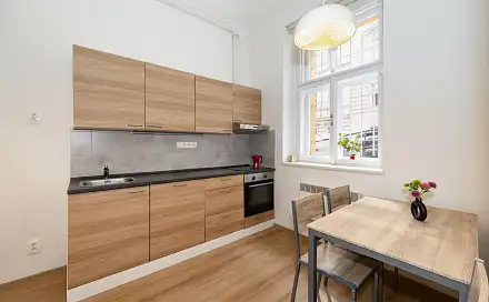Pronájem komerčního objektu (jiného typu) 29 m², Grafická, Praha 5 - Smíchov