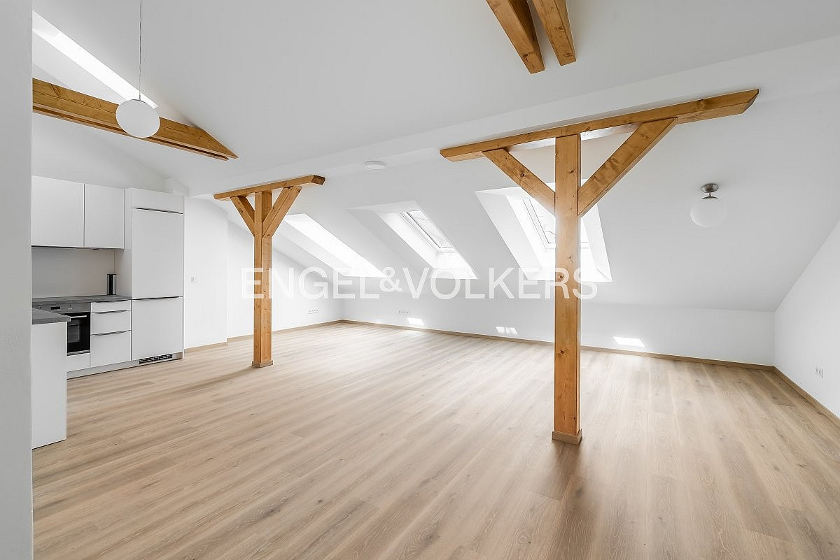 Pronájem bytu 3+kk 98 m²