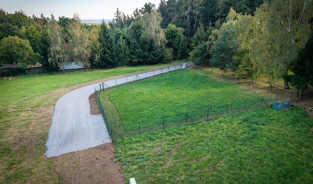 Prodej stavebního pozemku 1 172 m², Kytín – náhled fotky 4
