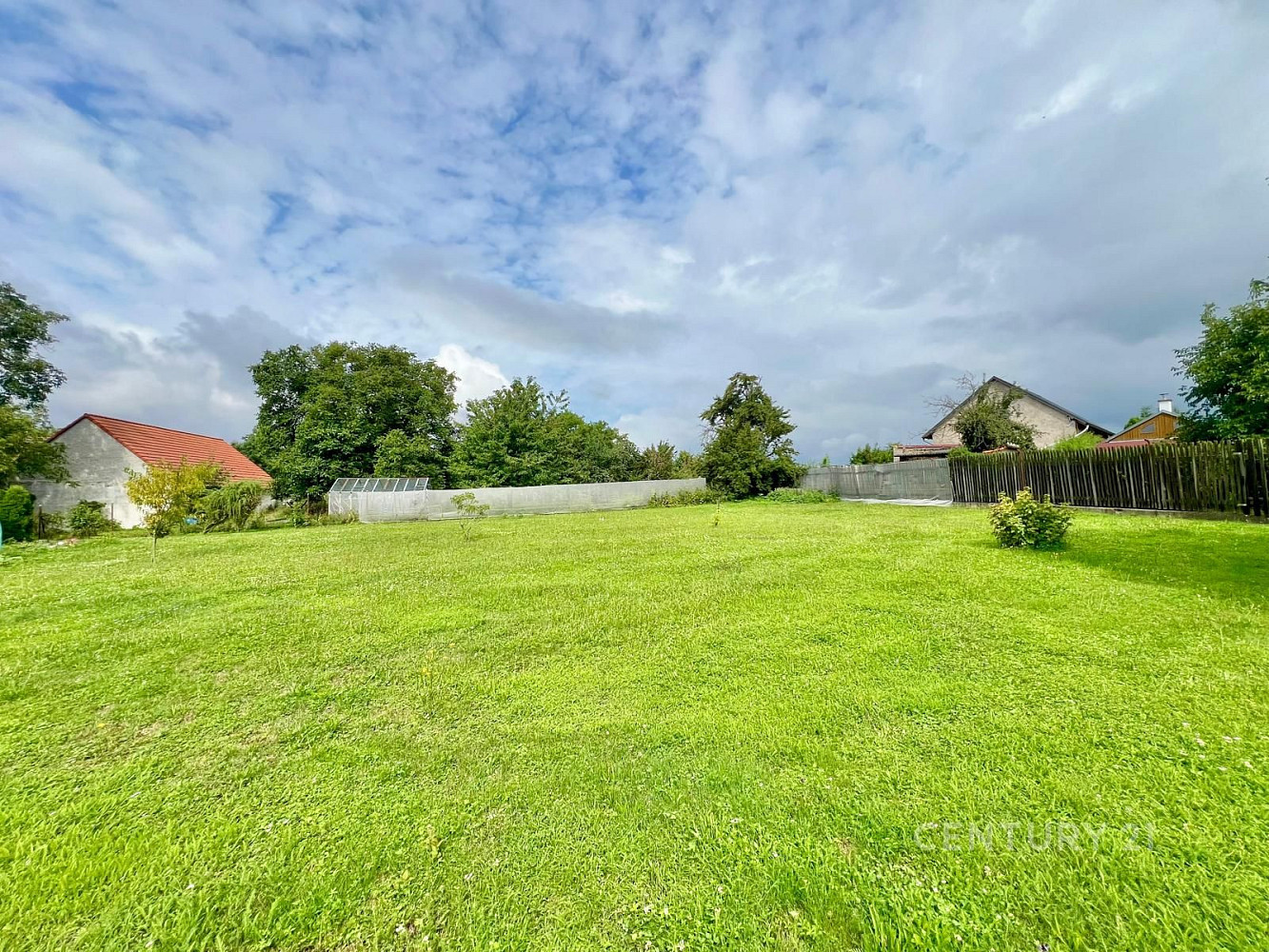 Prodej stavebního pozemku 1 100 m² – fotografie 2
