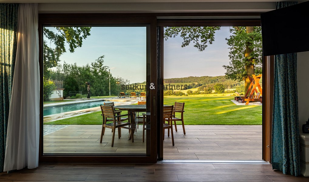Prodej domu 1 079 m² s pozemkem 18 056 m², Netvořice – náhled fotky 9