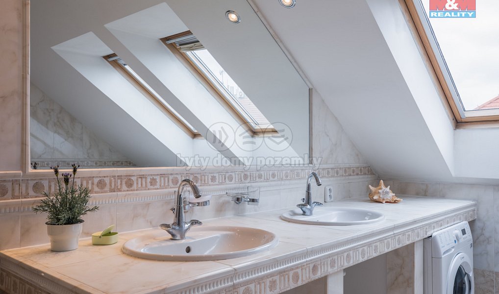 Pronájem bytu 5+1 160 m², Praha – náhled fotky 9