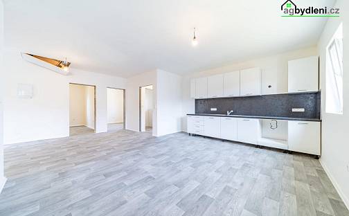 Prodej domu 74 m² s pozemkem 695 m², Svojšín, okres Tachov