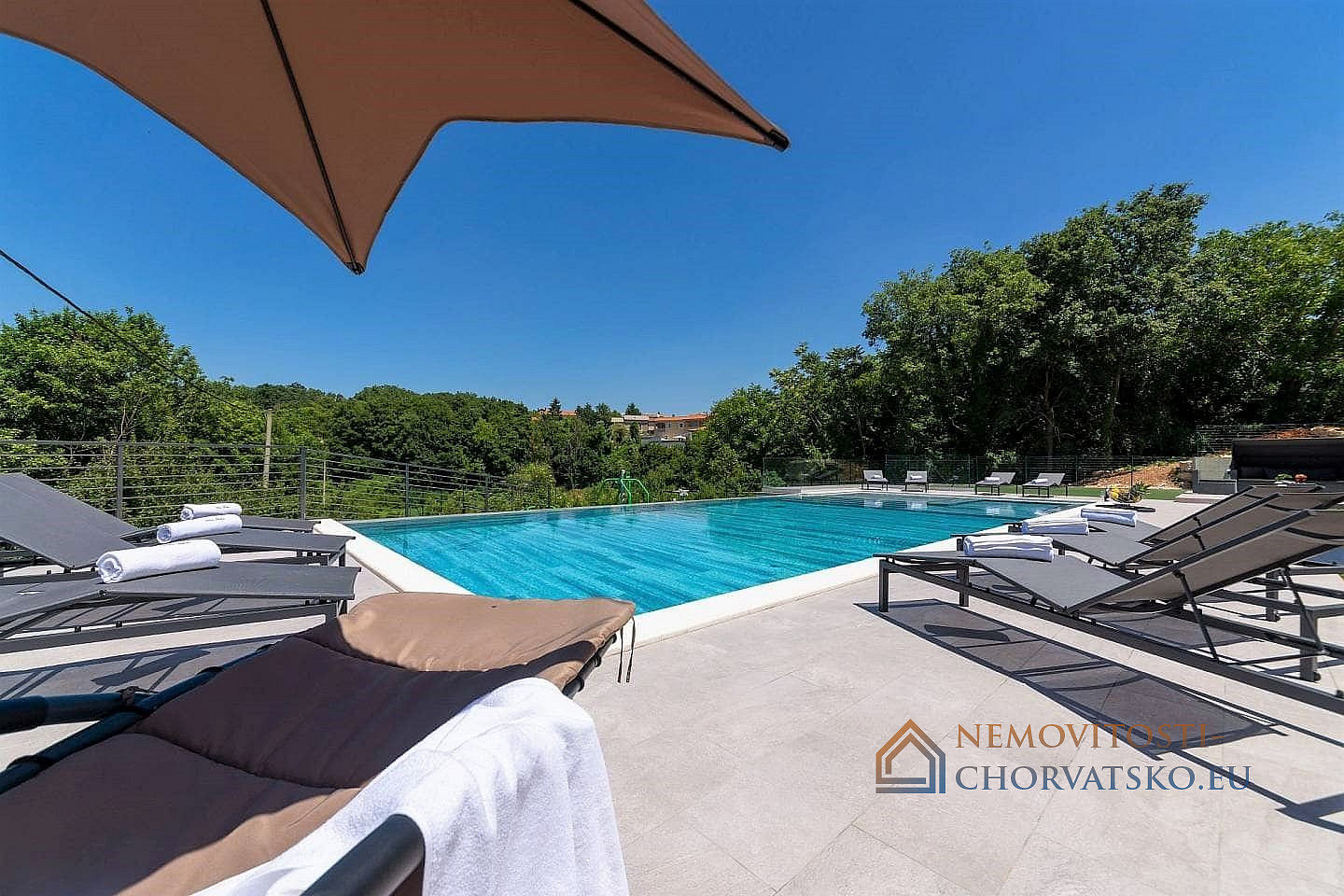 Prodej domu 420 m² s pozemkem 2 000 m² - Ansicht 6