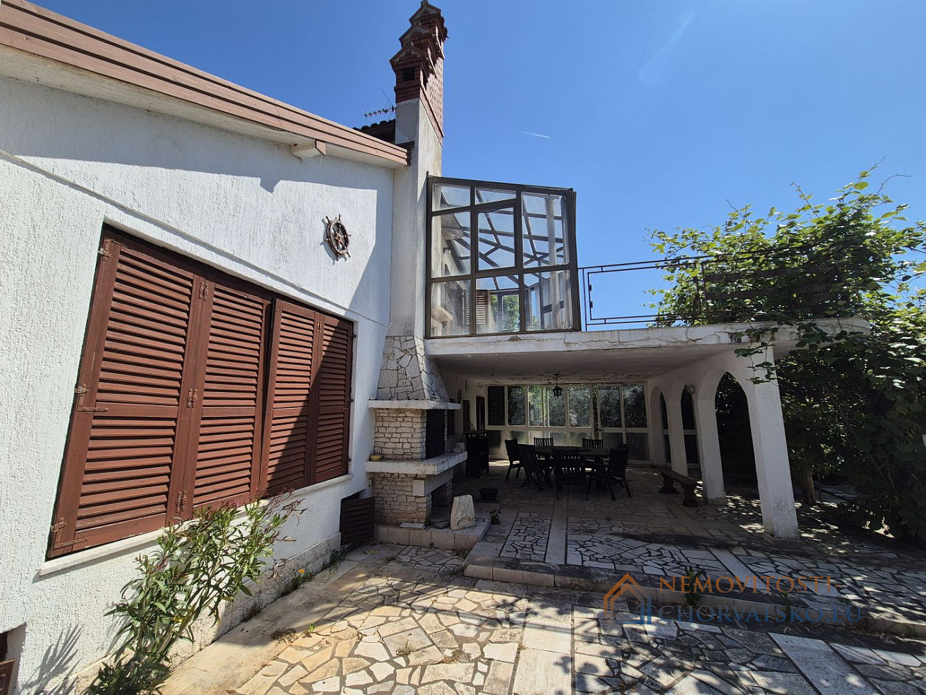 Prodej domu 320 m² s pozemkem 2 600 m² - Meer