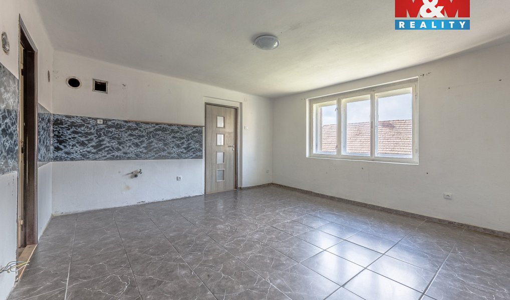 Prodej domu 188 m² s pozemkem 1 079 m², Nepoměřice – náhled fotky 6