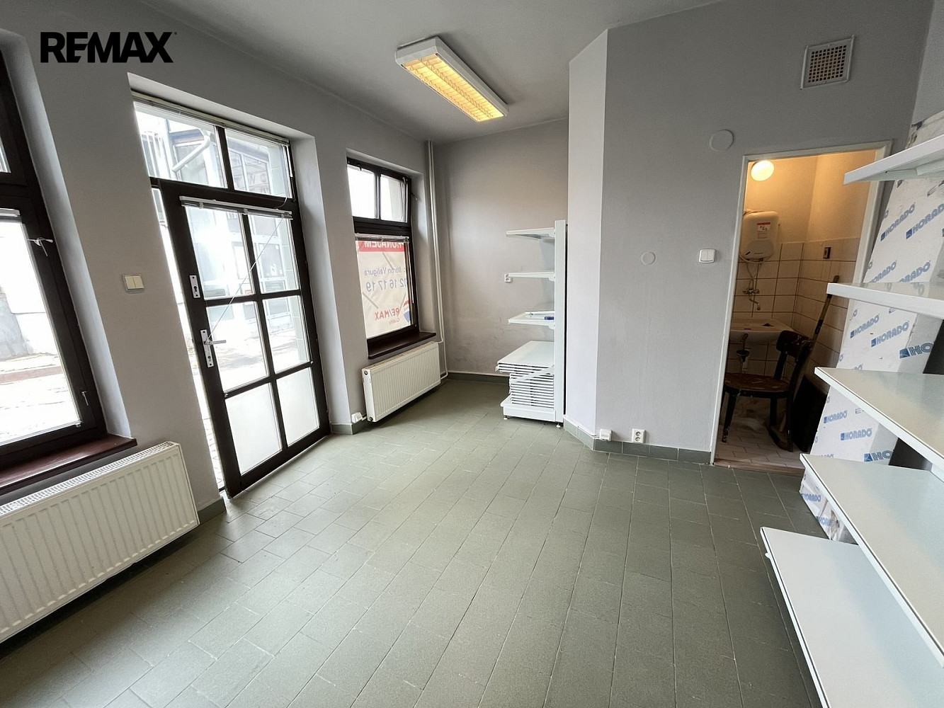 Pronájem obchodních prostor 18 m² – fotografie 2