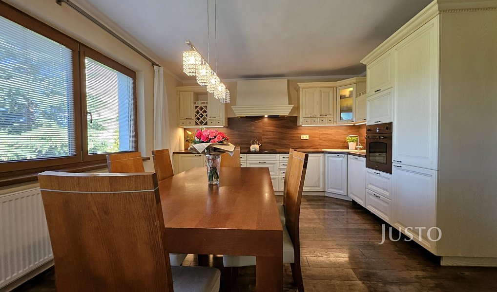 Prodej domu 322 m² s pozemkem 777 m², Písek – náhled fotky 10