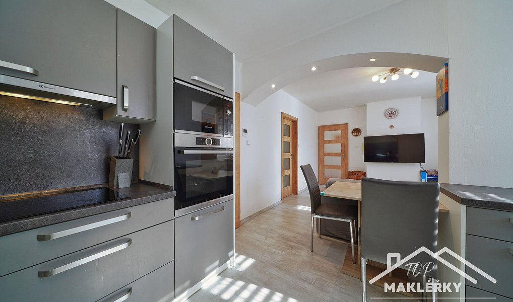 Prodej domu 186 m² s pozemkem 568 m², Zásmuky – náhled fotky 12