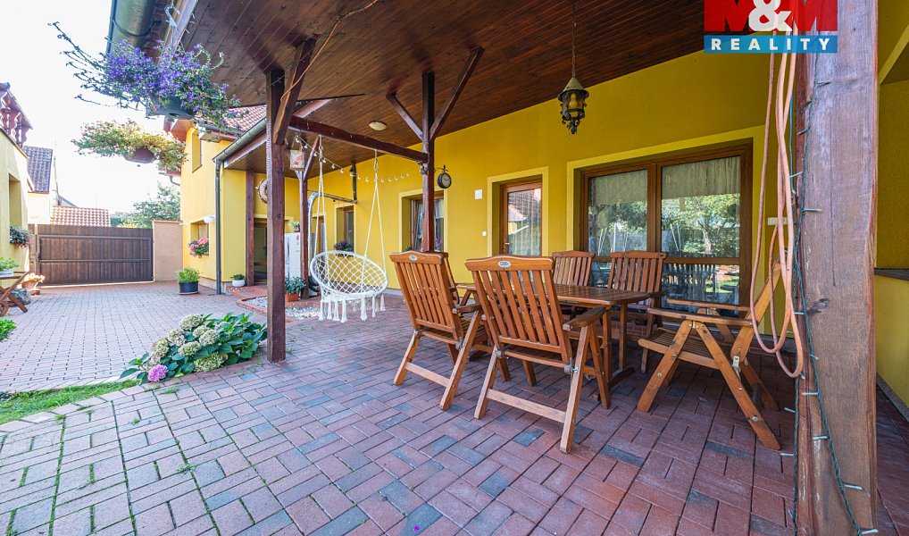 Prodej domu 370 m² s pozemkem 648 m², Mochov – náhled fotky 12