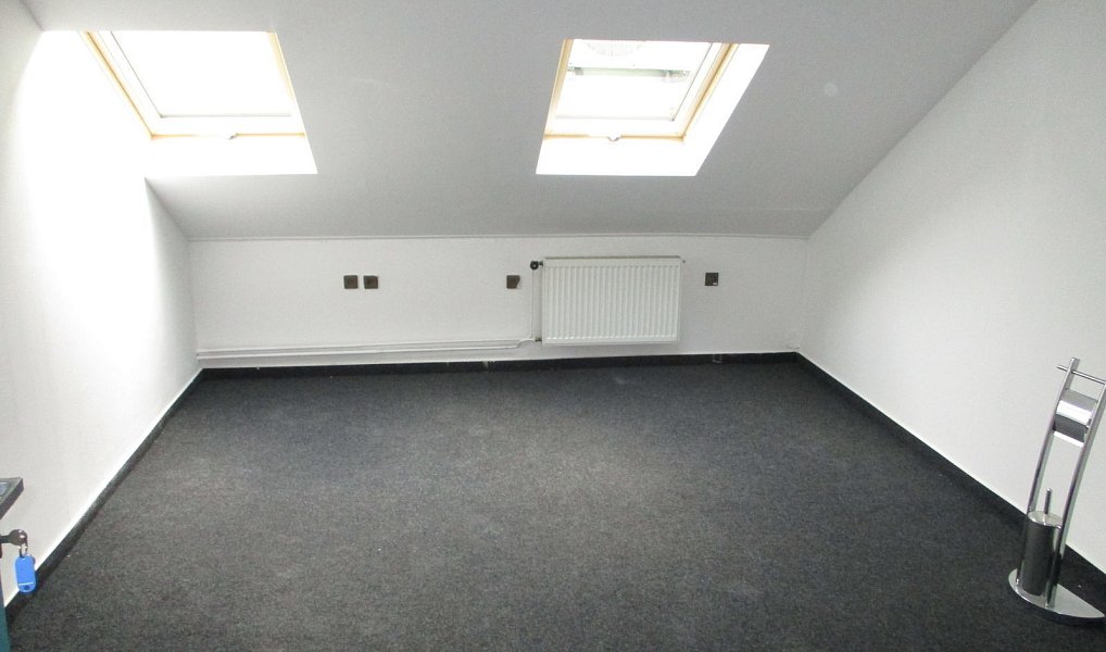 Pronájem kanceláře 17 m², Jindřichův Hradec – náhled fotky 2