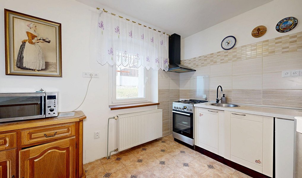 Prodej domu 313 m² s pozemkem 2 261 m², Dobkovice – náhled fotky 11