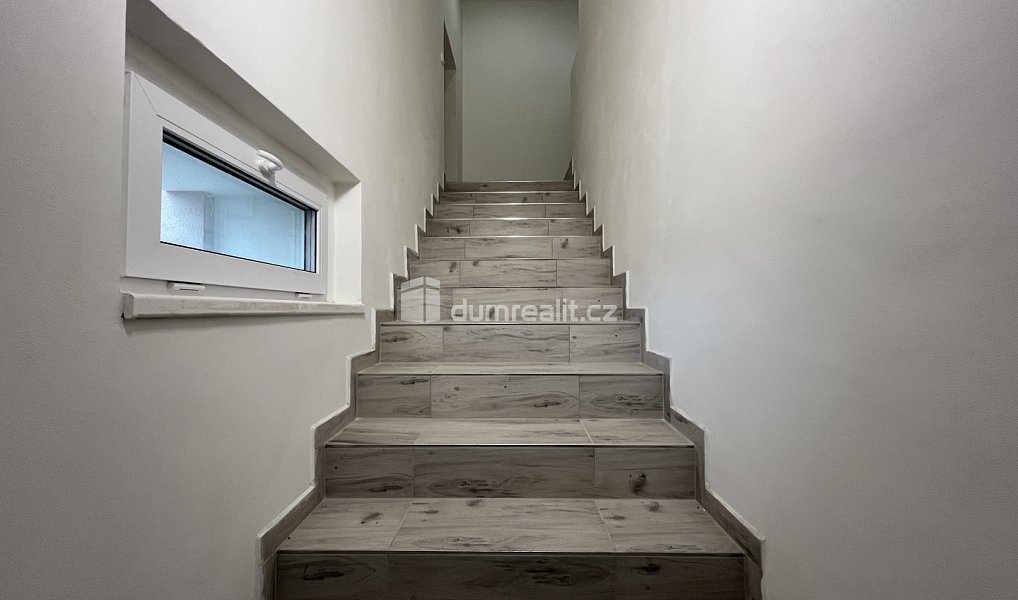 Prodej domu 204 m² s pozemkem 204 m², Modlany – náhled fotky 14