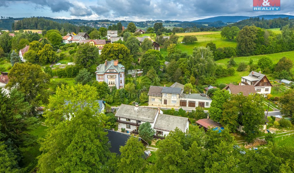 Prodej domu 246 m² s pozemkem 605 m², Jesenný – náhled fotky 3