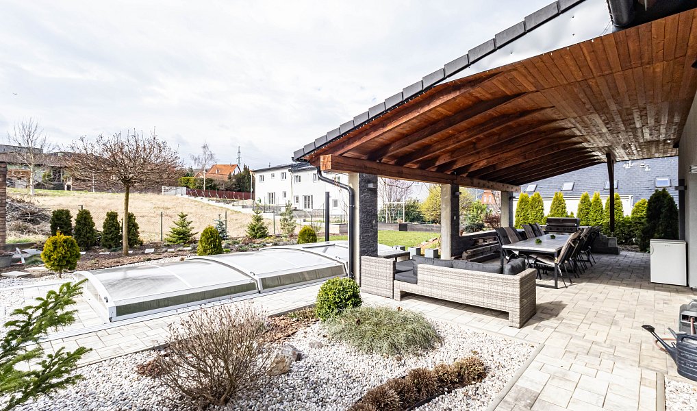 Prodej vily 318 m² s pozemkem 981 m², Stehelčeves – náhled fotky 3