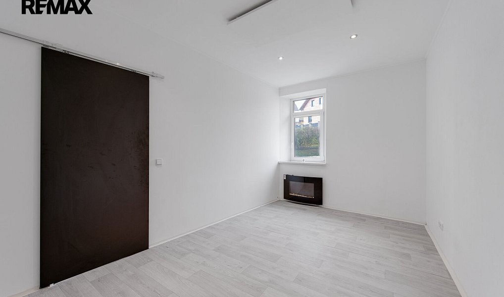 Prodej domu 203 m² s pozemkem 63 m², Aš – náhled fotky 4
