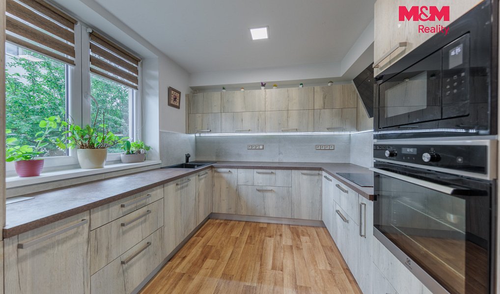 Prodej domu 330 m² s pozemkem 704 m², Karlovy Vary – náhled fotky 2