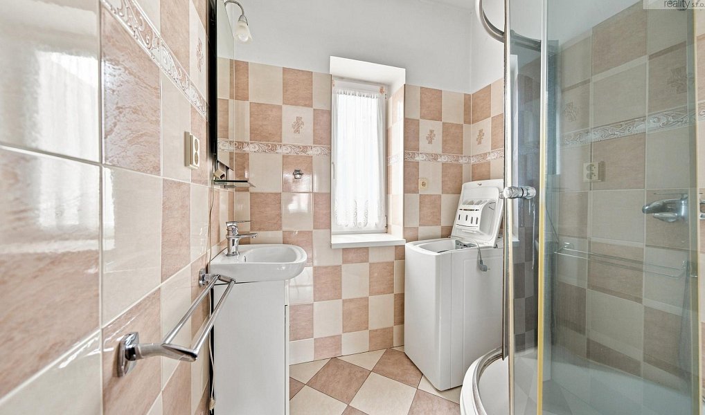 Prodej domu 194 m² s pozemkem 221 m², Jeníkov – náhled fotky 5