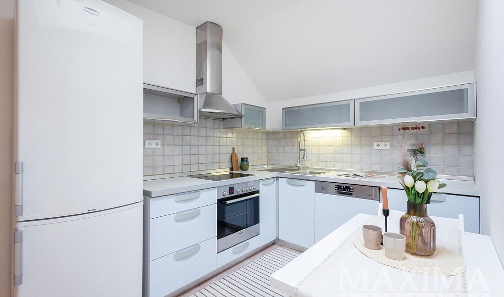 Prodej bytu 1+1 64 m², Praha – náhled fotky 2