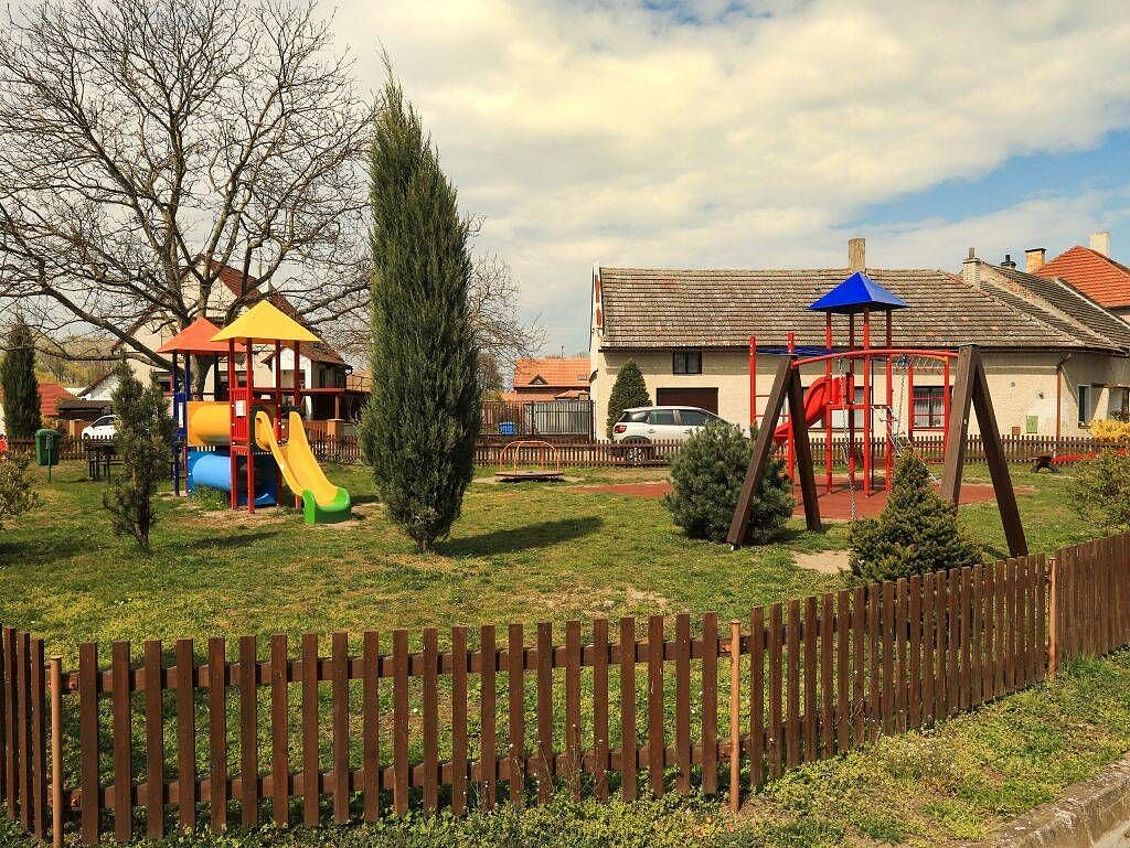 Prodej stavebního pozemku 706 m² – fotografie 4