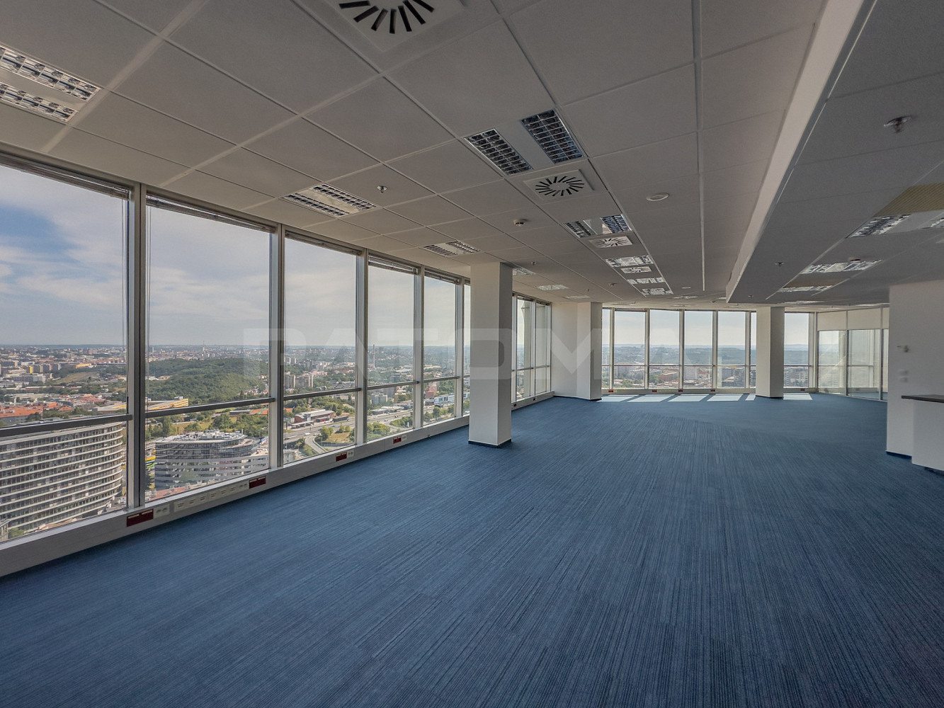 Pronájem kanceláře 237 m² – fotografie 2