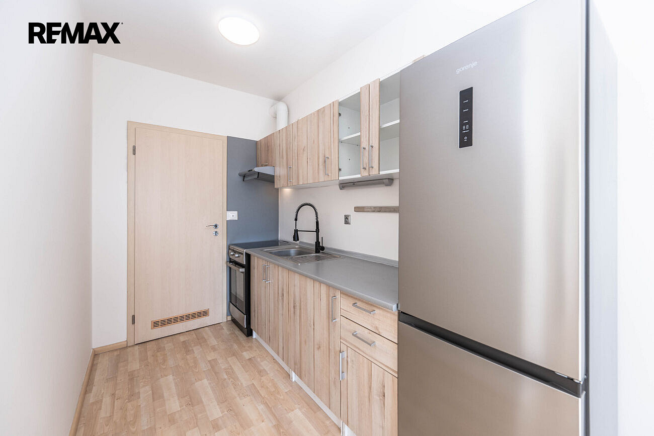 Pronájem bytu 1+kk 37 m² – fotografie 2