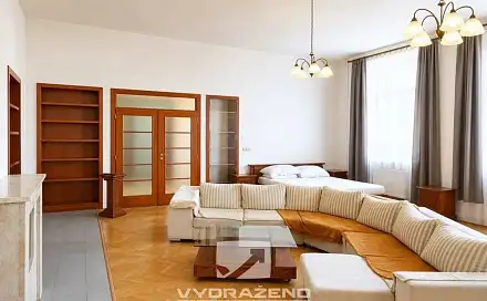 Prodej domu 400 m² s pozemkem 1 130 m², Hlavní, Dolní Kounice, okres Brno-venkov