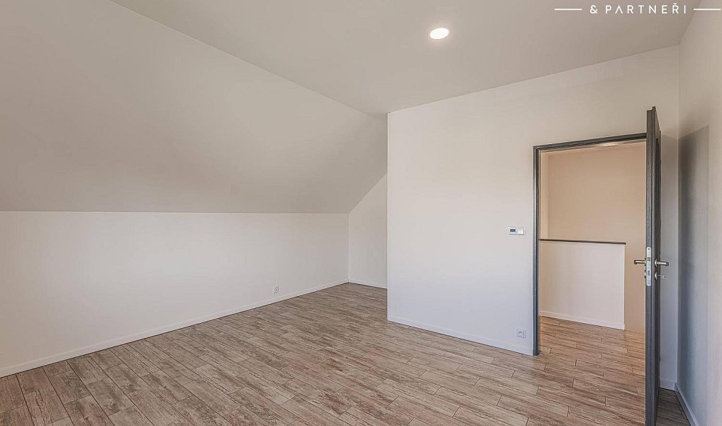 Prodej domu 150 m² s pozemkem 213 m², Dříteč – náhled fotky 20