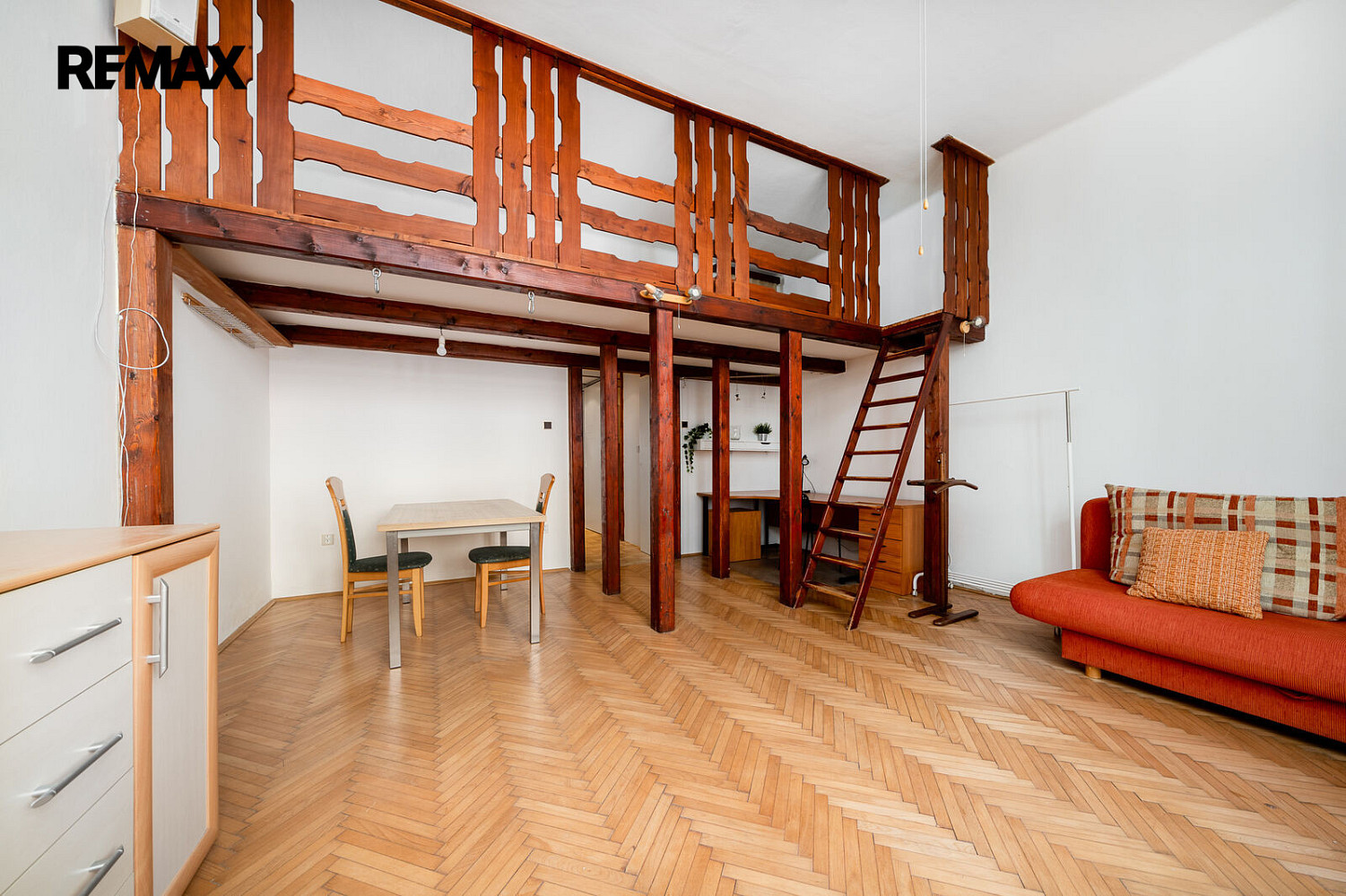 Pronájem bytu 2+kk 67 m² — photo 2