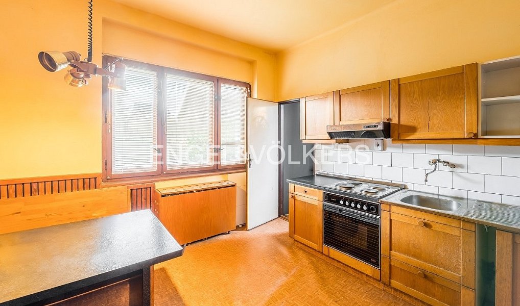Prodej domu 300 m² s pozemkem 904 m², Praha – náhled fotky 11