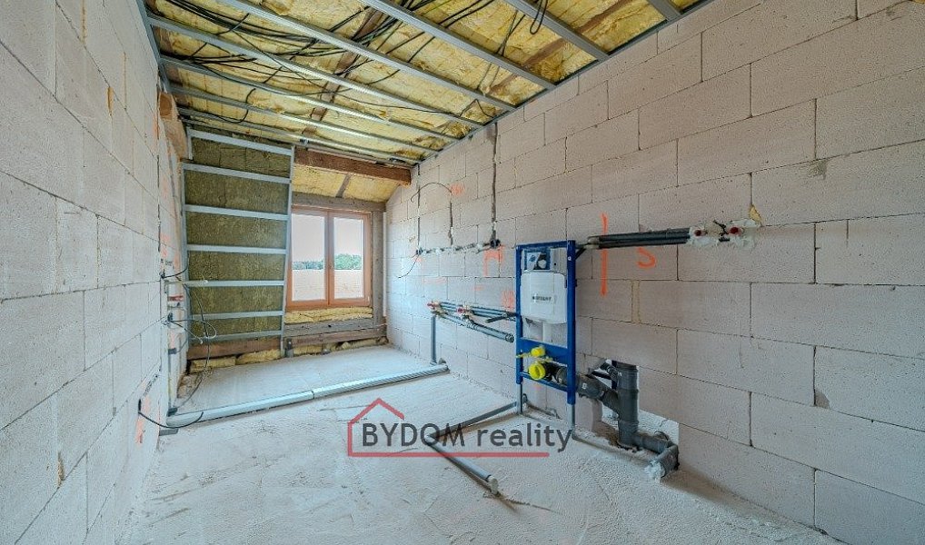 Prodej bytu 4+kk 125 m², Líšťany – náhled fotky 13