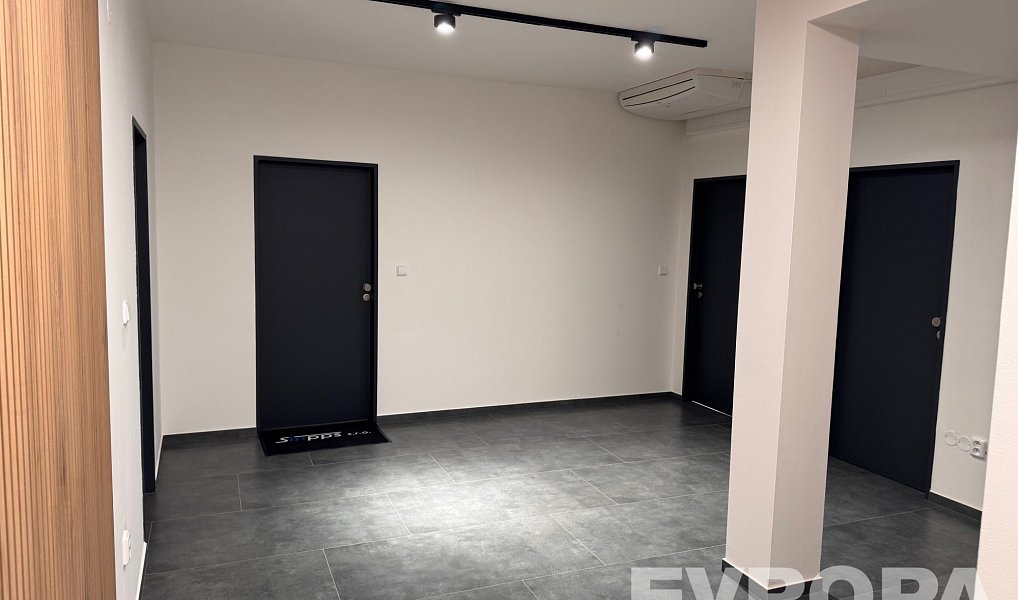 Pronájem kanceláře 19 m², Jablonec nad Nisou – náhled fotky 4