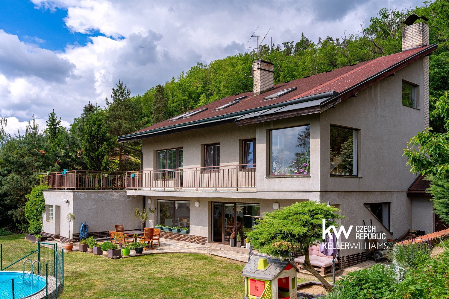 Prodej domu 281 m² s pozemkem 1 484 m²