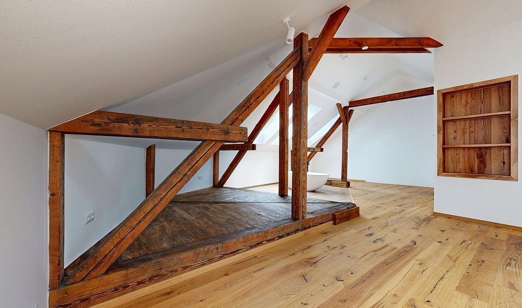 Pronájem bytu atypického 121 m², Jindřichův Hradec – náhled fotky 9