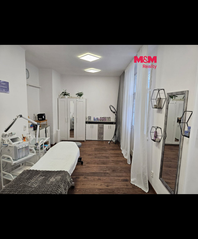 Pronájem obchodních prostor 35 m²