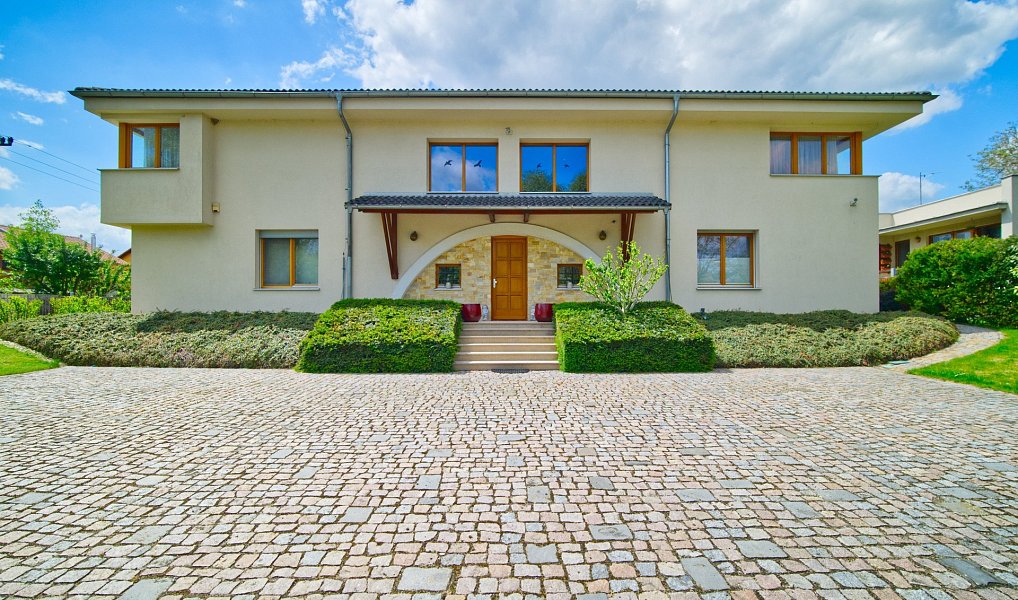 Prodej domu 376 m² s pozemkem 2 273 m², Syrovice – náhled fotky 27
