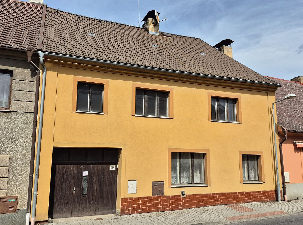 Prodej domu 220 m² s pozemkem 1 038 m²