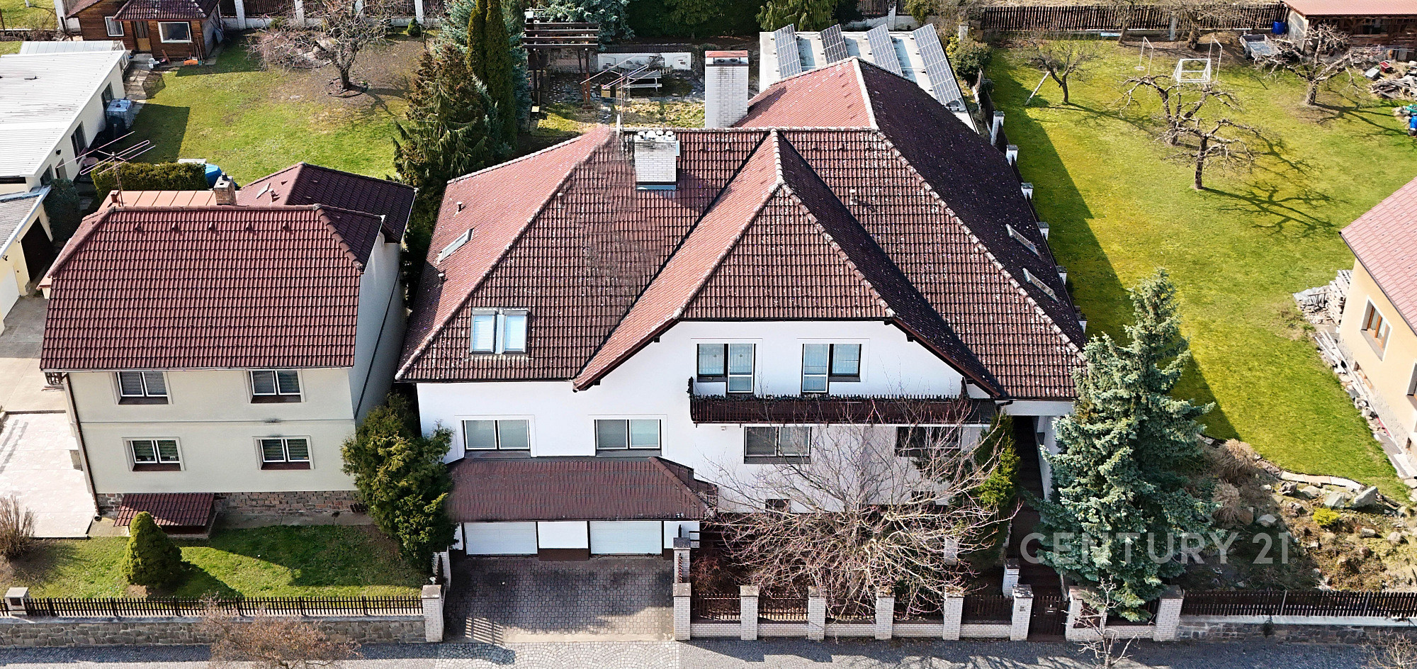 Prodej domu 830 m² s pozemkem 1 011 m²