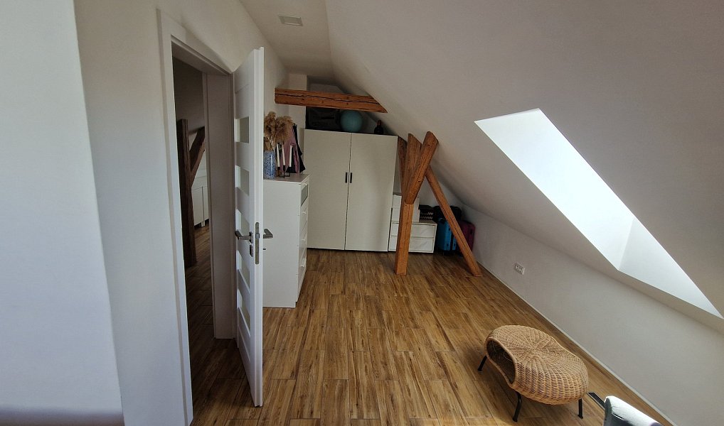 Prodej domu 189 m² s pozemkem 1 127 m², Radostná pod Kozákovem – náhled fotky 18