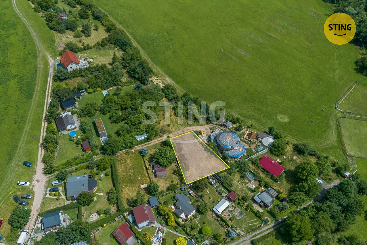 Prodej stavebního pozemku 552 m² – fotografie 3