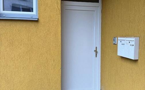 Pronájem bytu 2+1 75 m², náměstí Mezi Šenky, Slavičín, okres Zlín