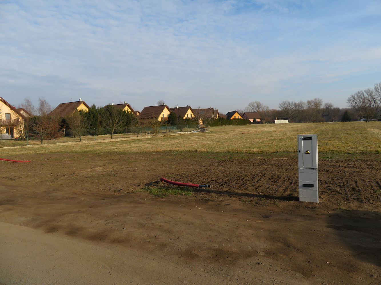 Prodej stavebního pozemku 2 420 m² – fotografie 2